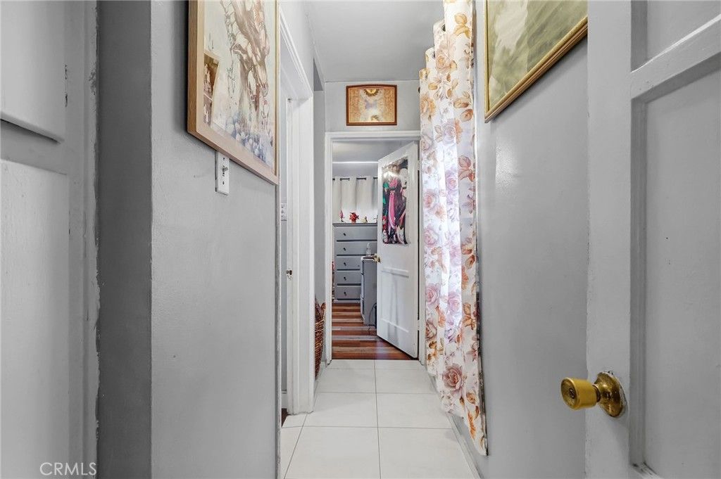 Image 25 of property listing at 4478 E 4th, Los Angeles, CA 90022