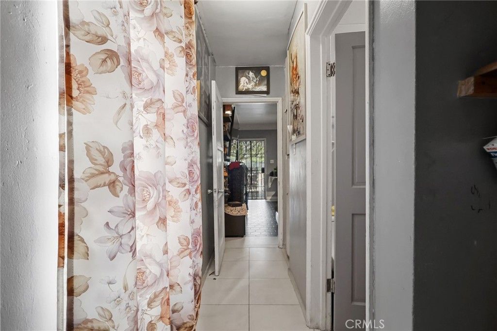 Image 27 of property listing at 4478 E 4th, Los Angeles, CA 90022