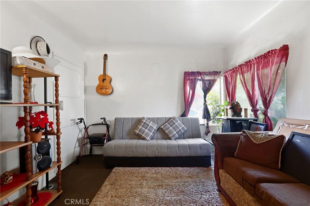 Image 31 of property listing at 4478 E 4th, Los Angeles, CA 90022