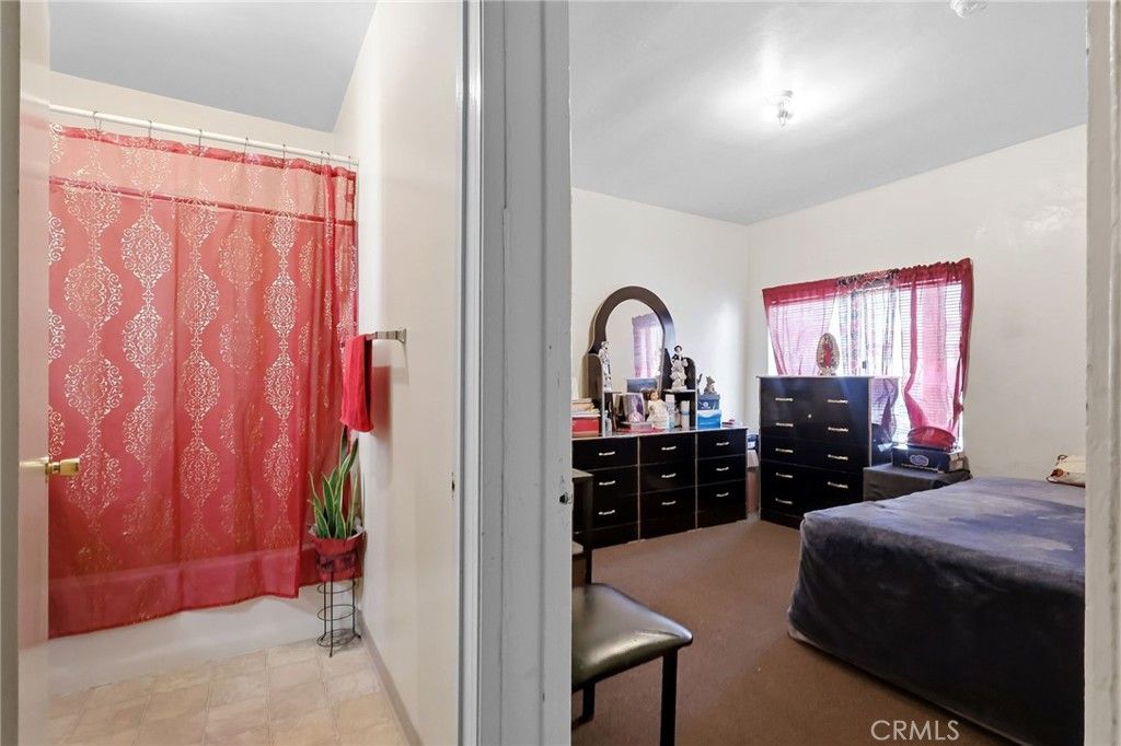 Image 36 of property listing at 4478 E 4th, Los Angeles, CA 90022