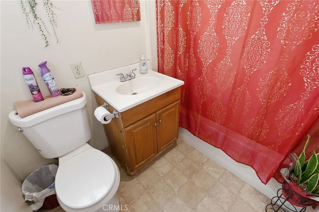 Image 37 of property listing at 4478 E 4th, Los Angeles, CA 90022