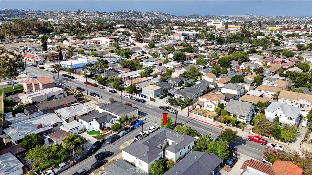 Image 6 of property listing at 4478 E 4th, Los Angeles, CA 90022