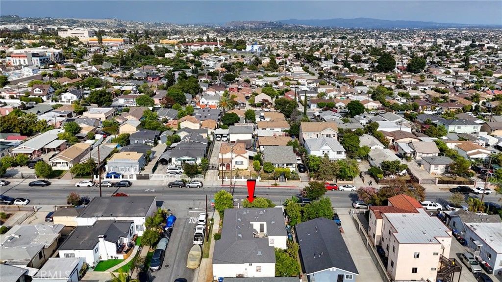 Image 7 of property listing at 4478 E 4th, Los Angeles, CA 90022