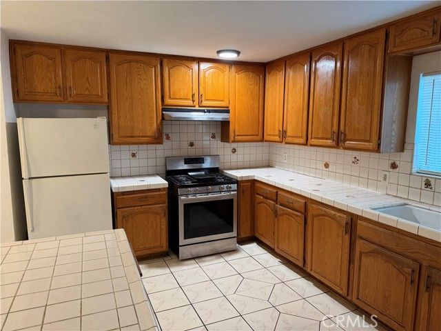 754 W Citrus, Colton, CA 92324