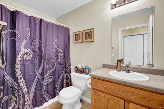 864 S Deer Run, Ellettsville, IN 47429