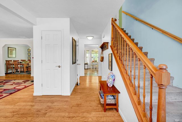 864 S Deer Run, Ellettsville, IN 47429