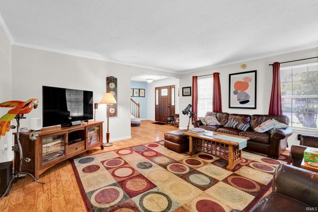 864 S Deer Run, Ellettsville, IN 47429