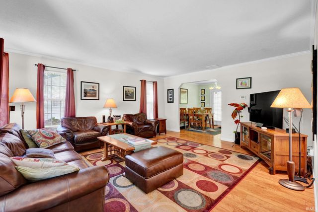 864 S Deer Run, Ellettsville, IN 47429