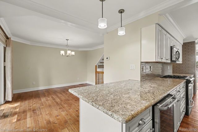 160 E Shore Drive, Northfield Township, MI 48189