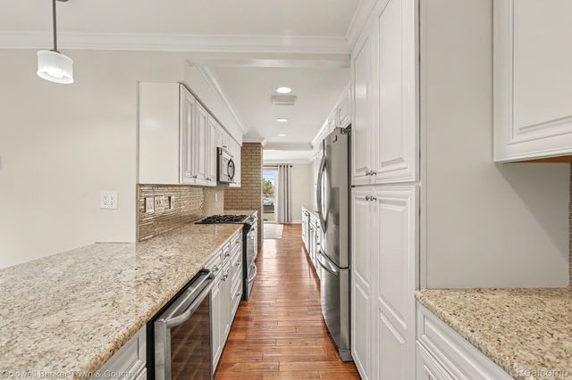 160 E Shore Drive, Northfield Township, MI 48189