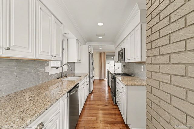 160 E Shore Drive, Northfield Township, MI 48189