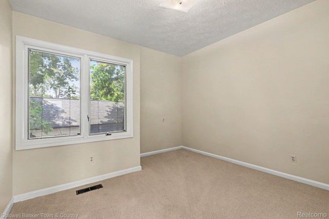 160 E Shore Drive, Northfield Township, MI 48189