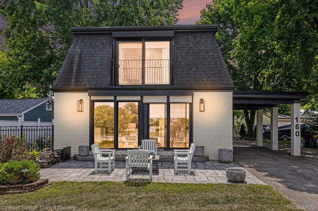 160 E Shore Drive, Northfield Township, MI 48189