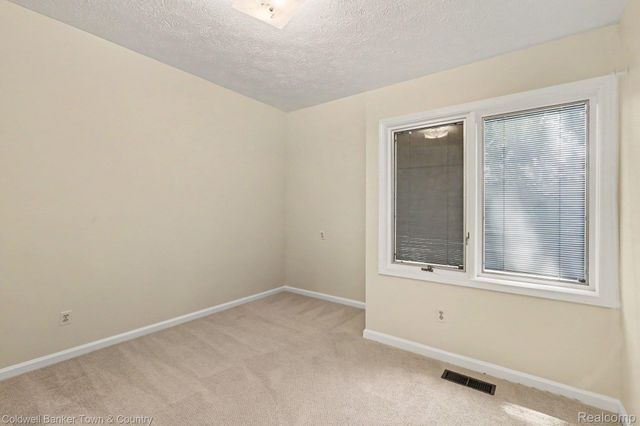 160 E Shore Drive, Northfield Township, MI 48189