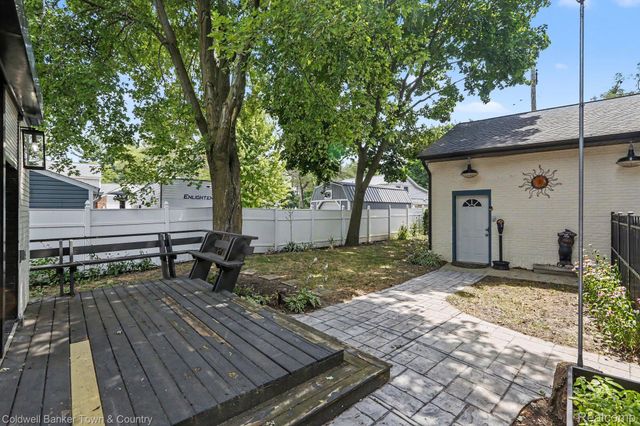 160 E Shore Drive, Northfield Township, MI 48189