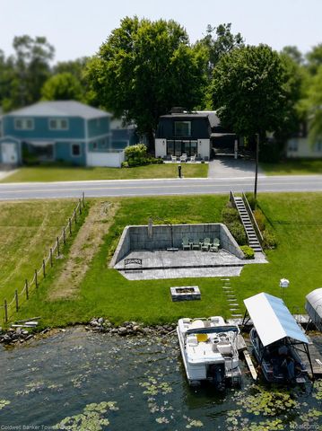 160 E Shore Drive, Northfield Township, MI 48189