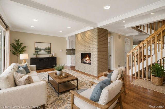160 E Shore Drive, Northfield Township, MI 48189