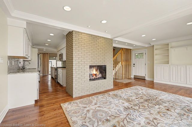 160 E Shore Drive, Northfield Township, MI 48189