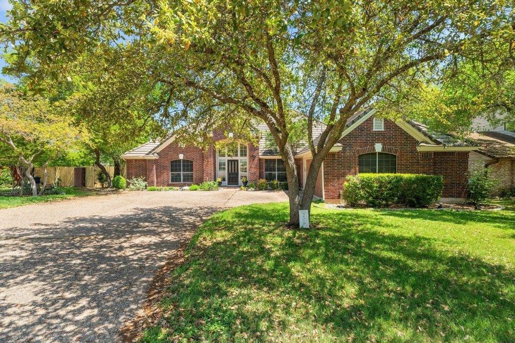 209 El Rio DR, Lakeway, TX 78734
