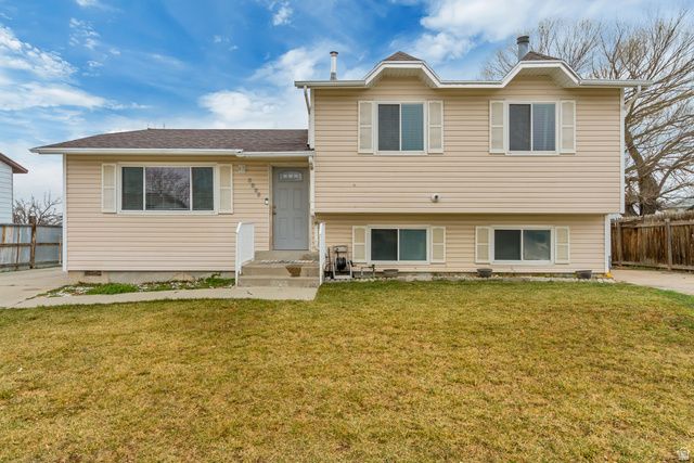 3223 S MAGNOLIA DR, Magna, UT 84044