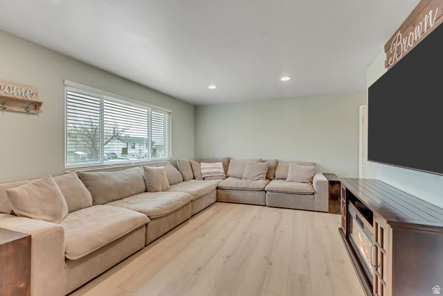 3223 S MAGNOLIA DR, Magna, UT 84044