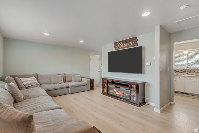 3223 S MAGNOLIA DR, Magna, UT 84044