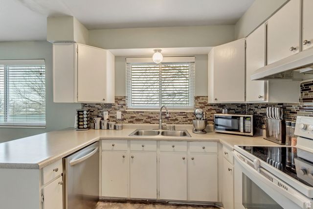 3223 S MAGNOLIA DR, Magna, UT 84044