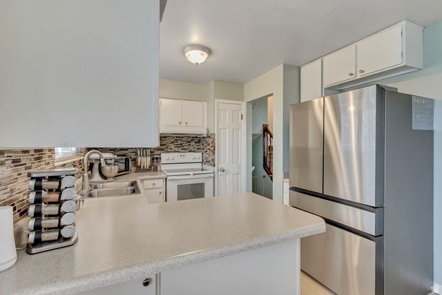 3223 S MAGNOLIA DR, Magna, UT 84044