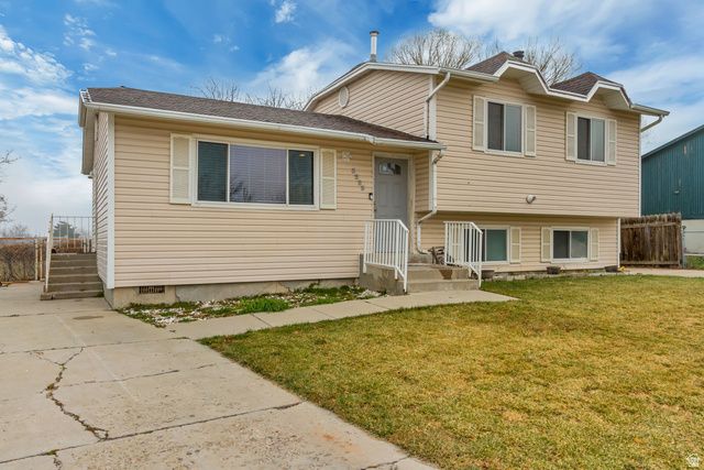 3223 S MAGNOLIA DR, Magna, UT 84044