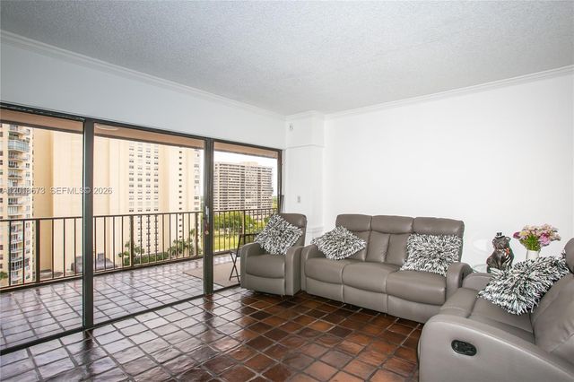 1800 NE 114th St 1207, Miami, FL 33181