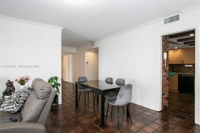 1800 NE 114th St 1207, Miami, FL 33181