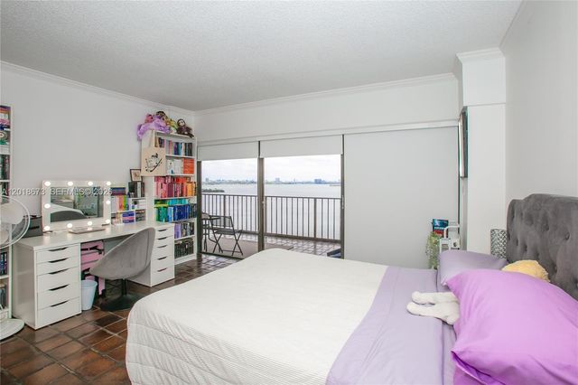 1800 NE 114th St 1207, Miami, FL 33181