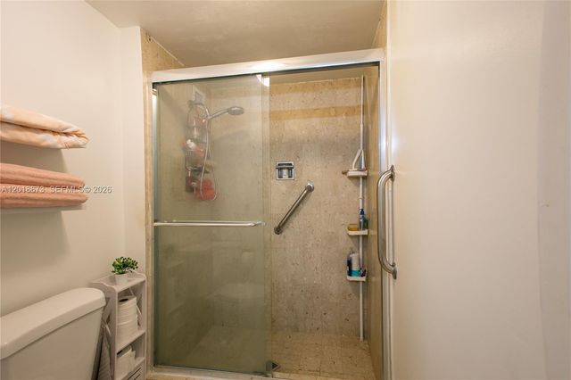 1800 NE 114th St 1207, Miami, FL 33181