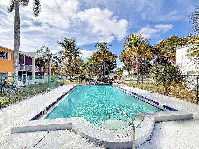 1500 Crescent Circle A26, Lake Park, FL 33403