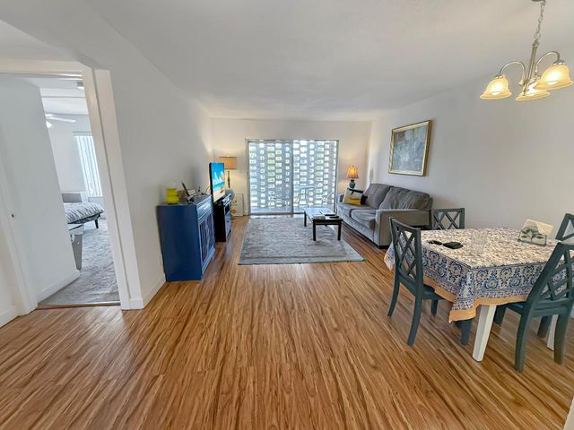 1500 Crescent Circle A26, Lake Park, FL 33403