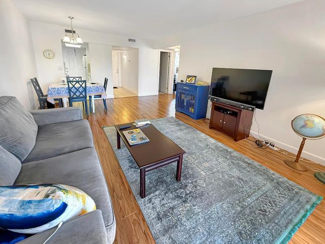 1500 Crescent Circle A26, Lake Park, FL 33403