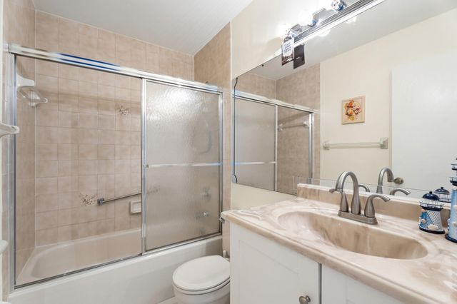 2054 SW Silver Pine Way 123h, Palm City, FL 34990