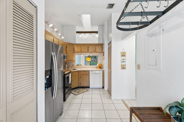 2054 SW Silver Pine Way 123h, Palm City, FL 34990