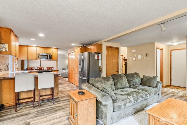 104 Westminster Drive, Kelso, WA 98626