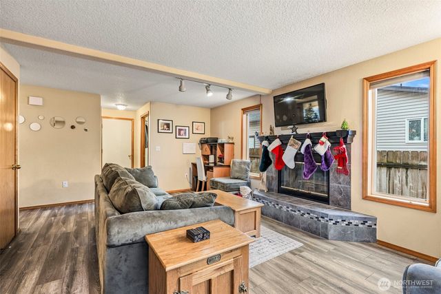 104 Westminster Drive, Kelso, WA 98626