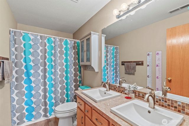 104 Westminster Drive, Kelso, WA 98626