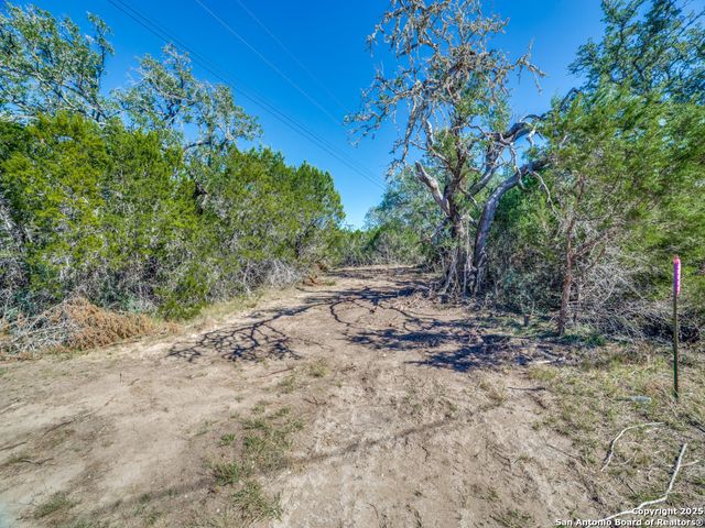 475 Oakridge Lane, Pipe Creek, TX 78063