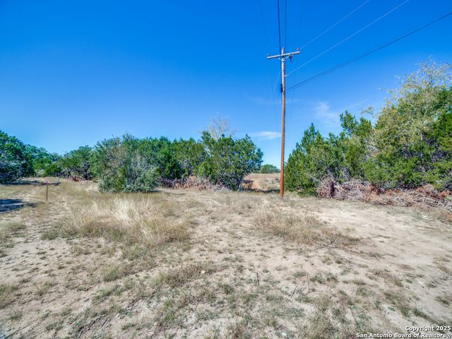 475 Oakridge Lane, Pipe Creek, TX 78063