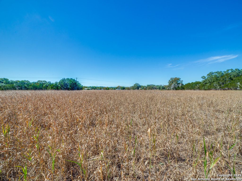 475 Oakridge Lane, Pipe Creek, TX 78063