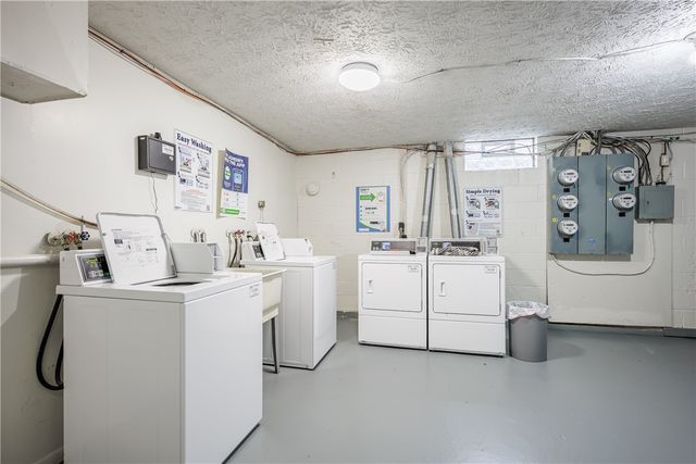 18-2 Great Wood Court, Perinton, NY 14450