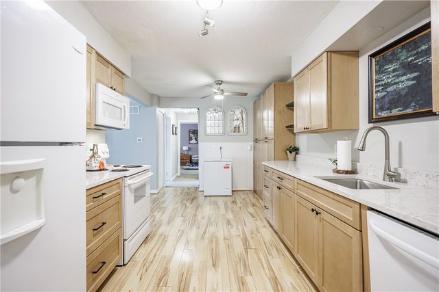 18-2 Great Wood Court, Perinton, NY 14450