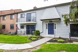 18-2 Great Wood Court, Perinton, NY 14450