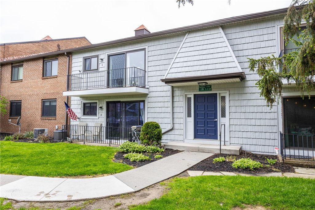 18-2 Great Wood Court, Perinton, NY 14450