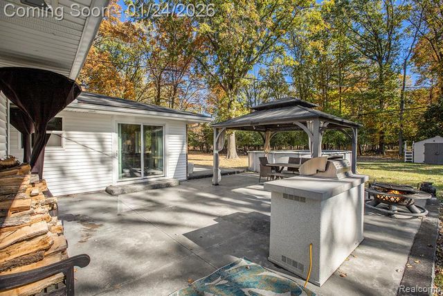 20149 Hcl Jackson, Grosse Ile, MI 48138