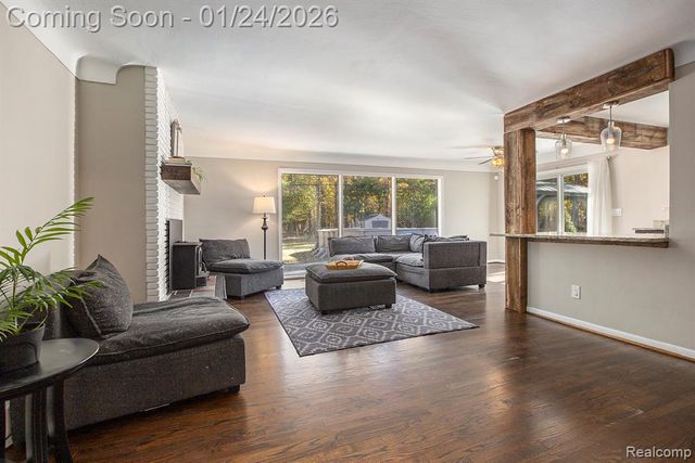 20149 Hcl Jackson, Grosse Ile, MI 48138